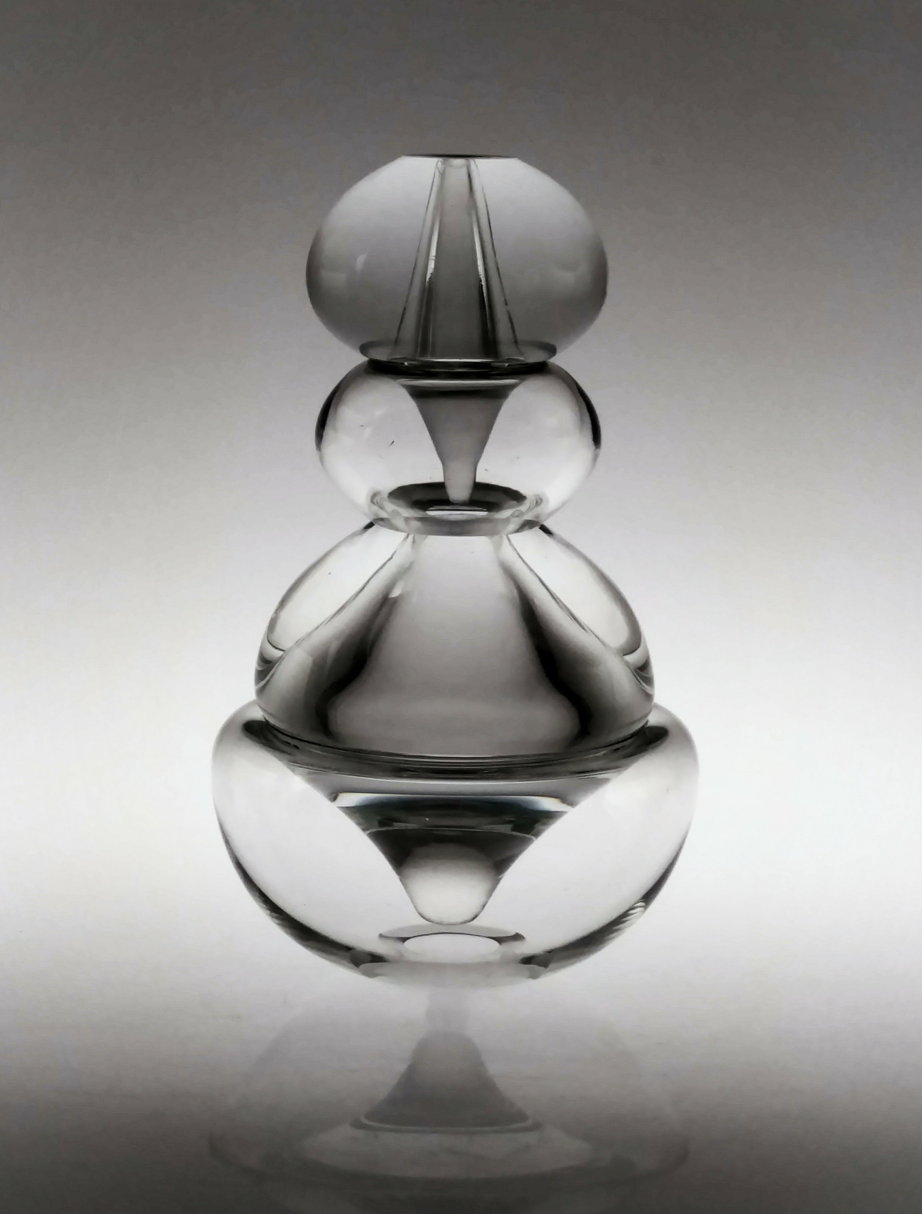 TITLE: Messier Object 24 MEDIUM: Glass, Mineral oil. METHOD: Blown glass, polished SIZE: 38”h x 12”d x 12”d DATE: 2017 PHOTO: Josh Hershman