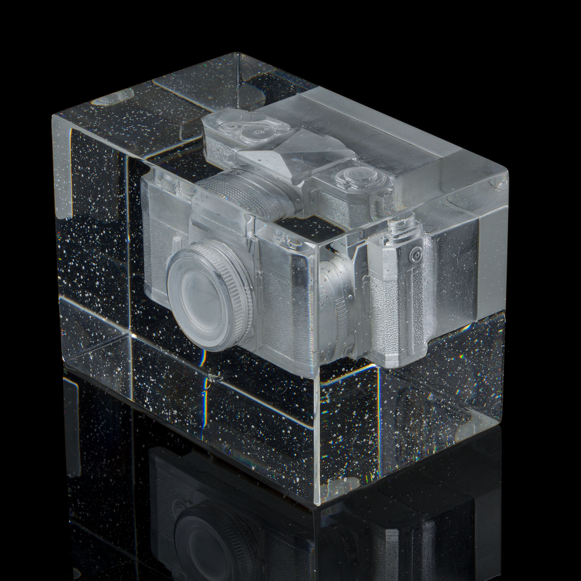 TITLE: Forgetting in the process of remembering I DATE: 2019 SIZE: 7”L x 9.5W x 6.75”H METHOD: Negative core casting, Polished MATERIALS: Lead crystal PHOTO: Keay Edwards